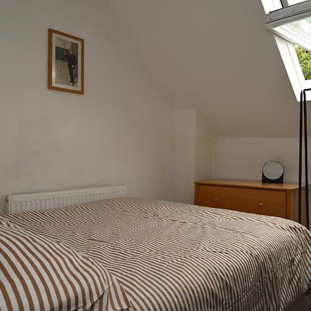 Cozy Luton Apartment Чатъм Екстериор снимка